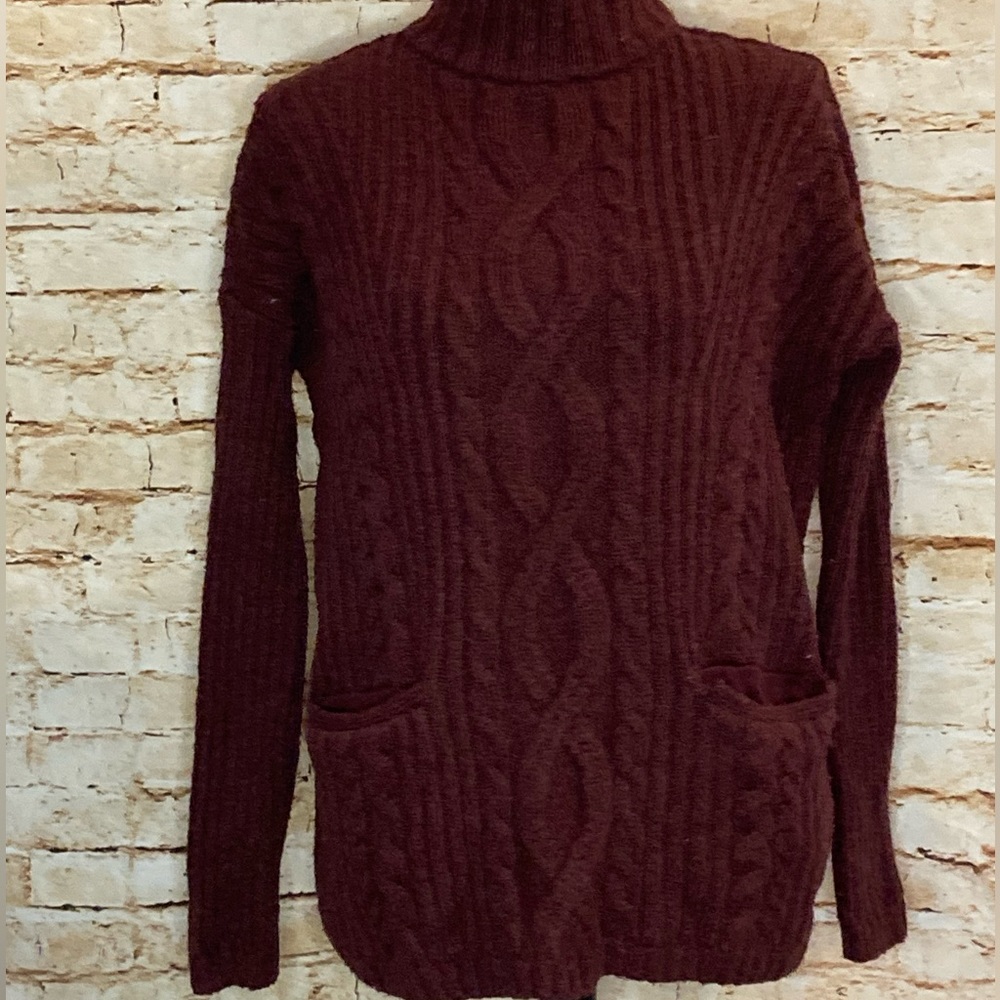 Abercrombie and Fitch Burgundy Sweater